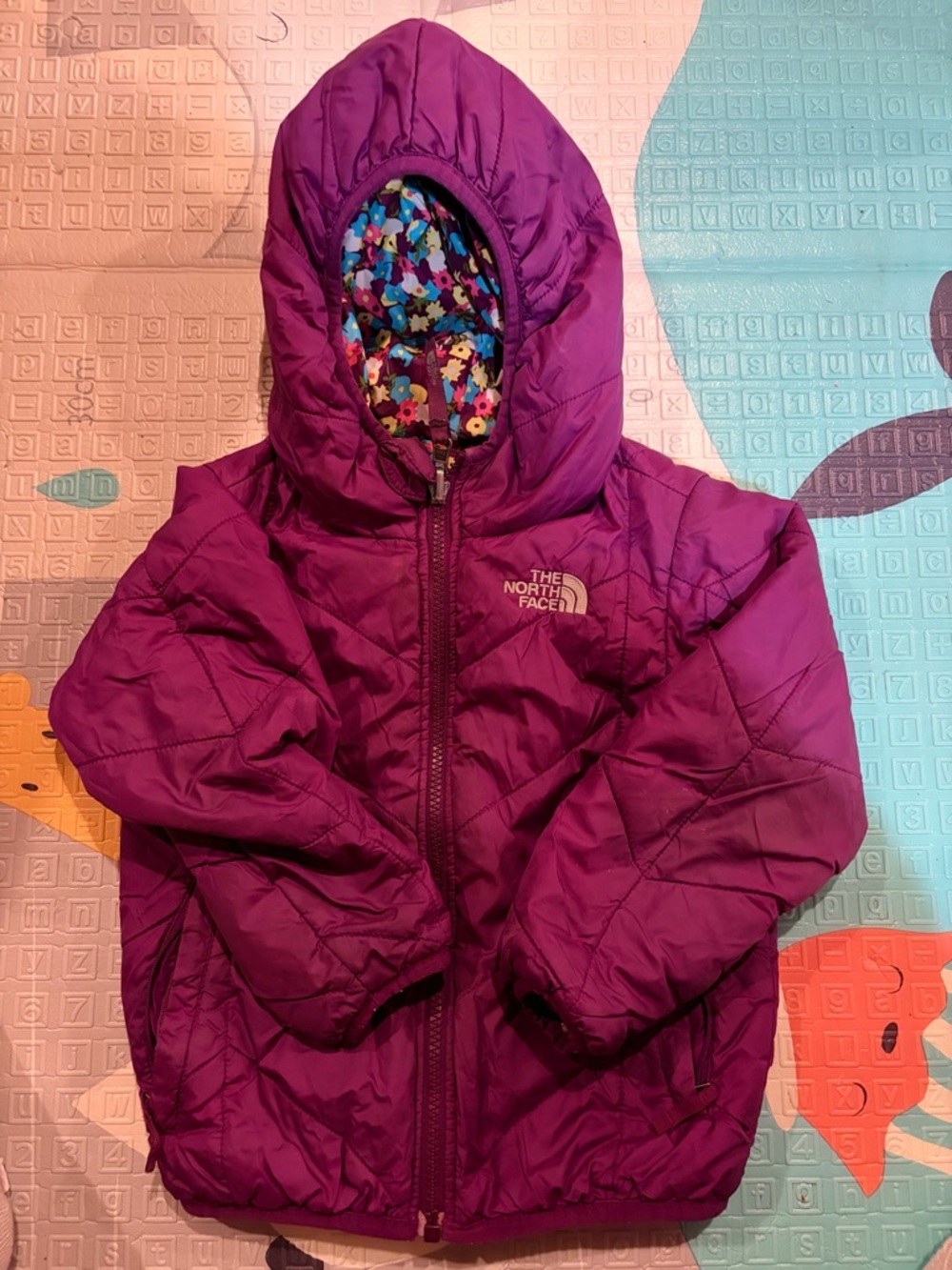 The North Face Girls Reversible Floral Magenta Hooded Puffer Jacket 4T